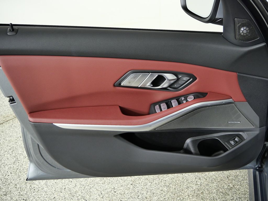 Thumbnail: 2025 BMW 3 Series - 37