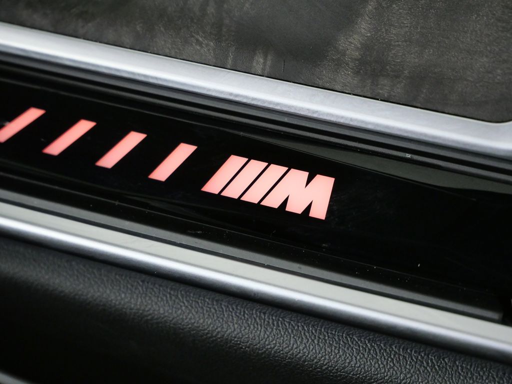 Thumbnail: 2024 BMW X7 - 28