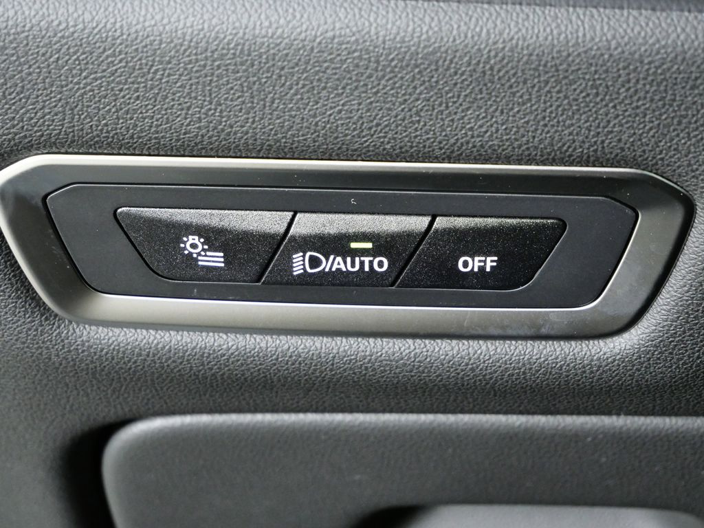 Thumbnail: 2026 BMW X7 - 40