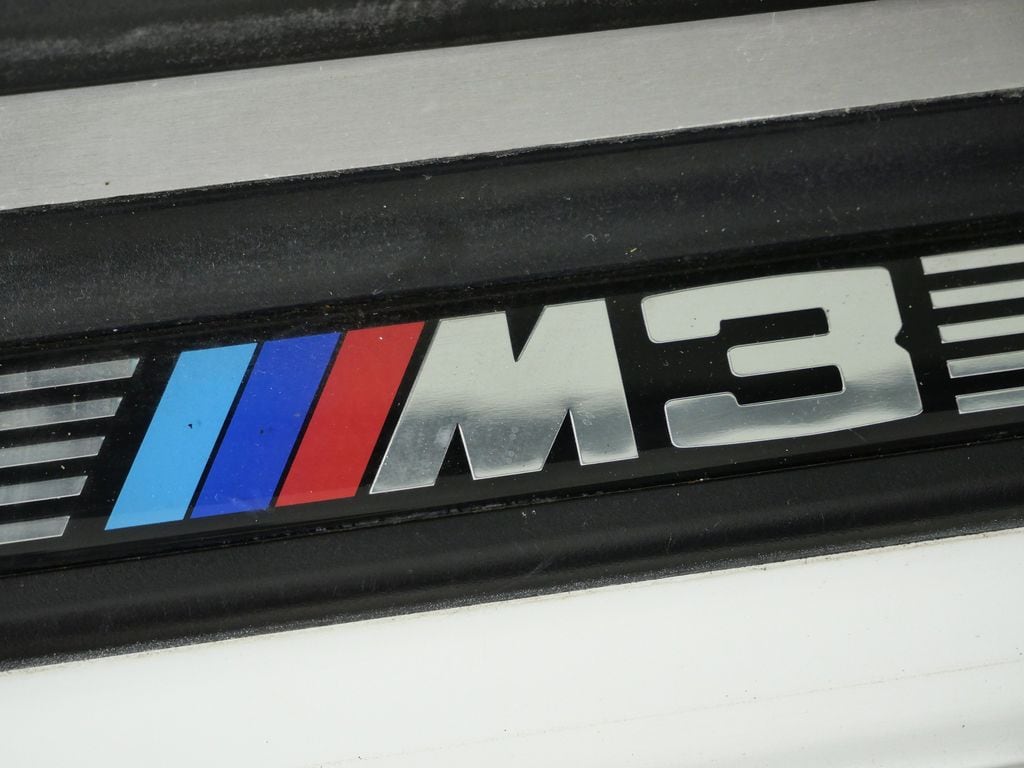Thumbnail: 2004 BMW M3 - 23