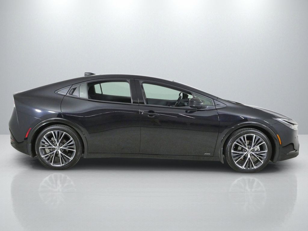 Thumbnail: 2024 Toyota Prius - 9