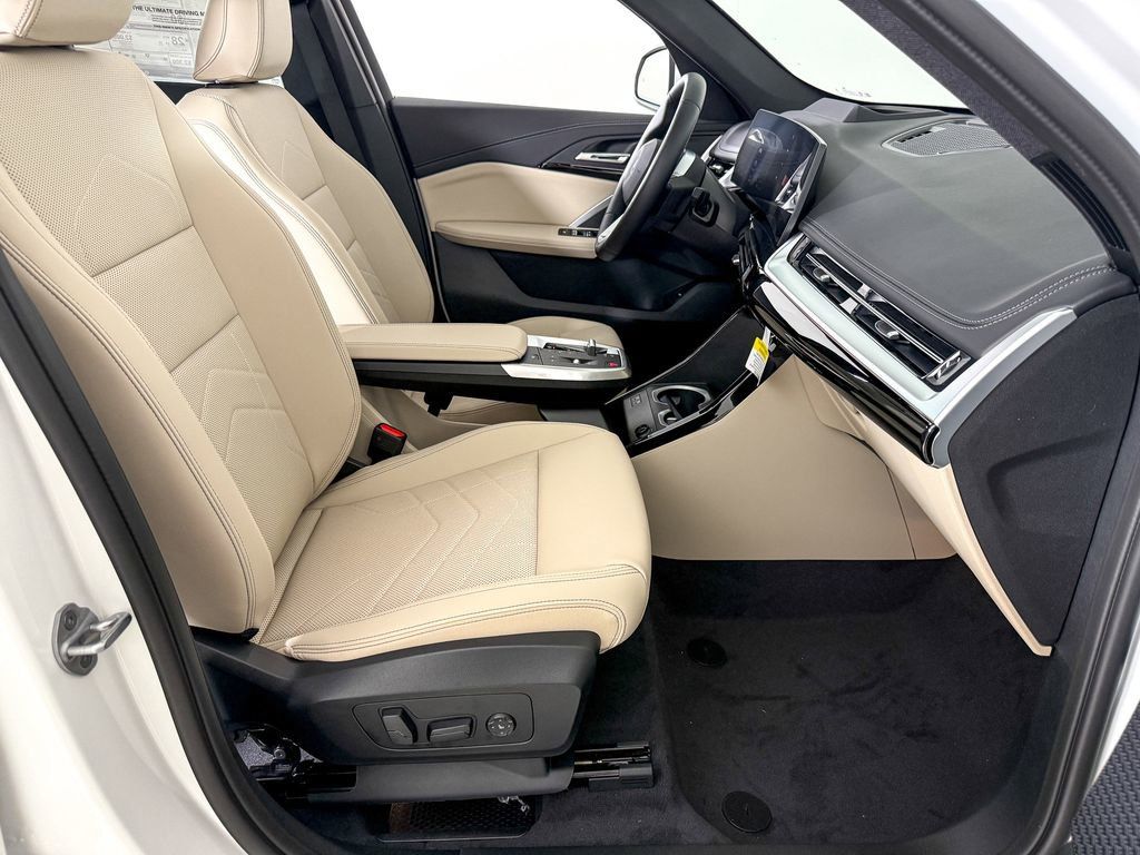 Thumbnail: 2025 BMW X1 - 23