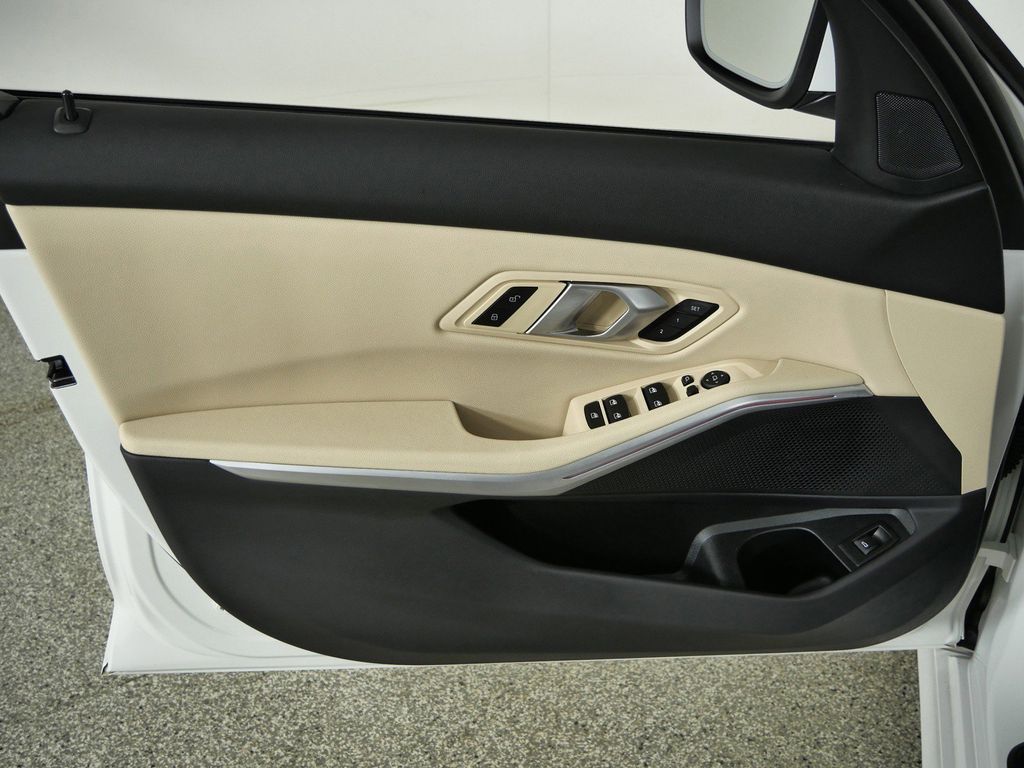 Thumbnail: 2025 BMW 3 Series - 35