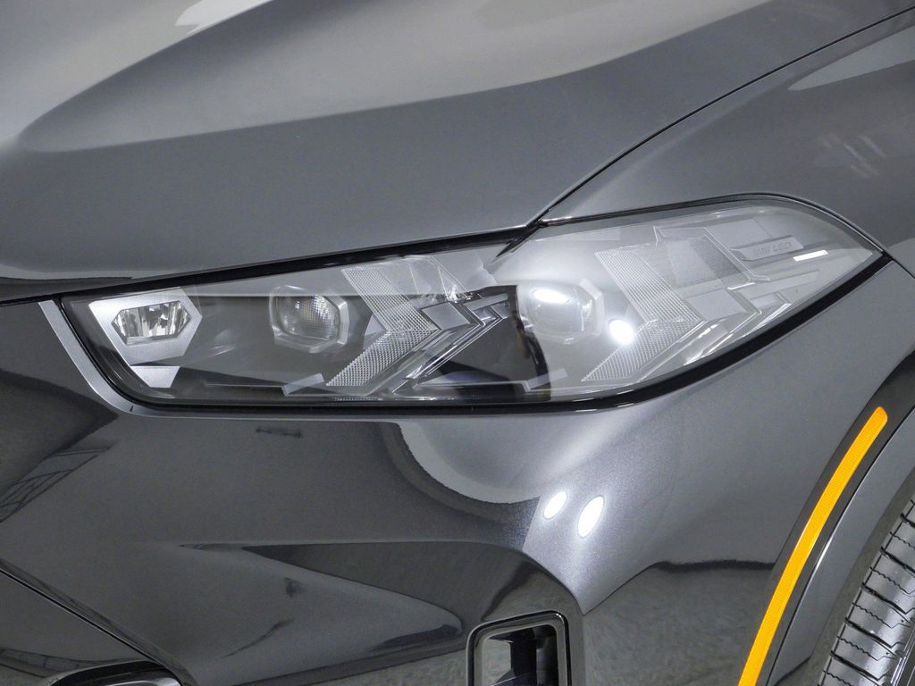 Thumbnail: 2026 BMW X5 - 3