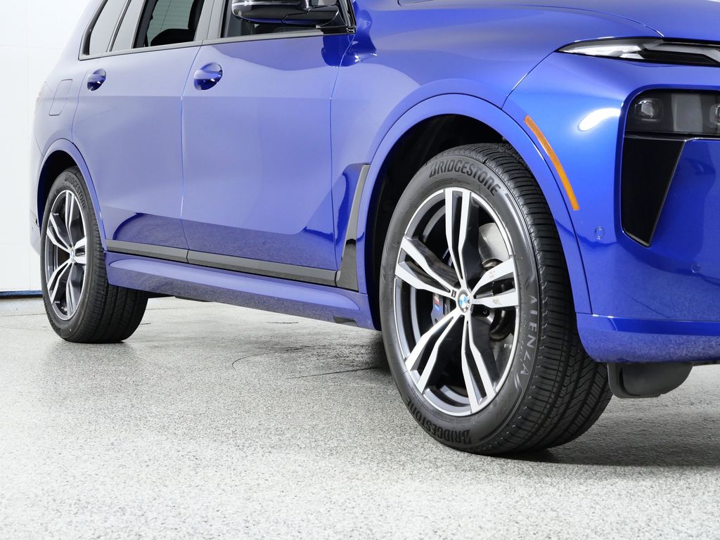 Thumbnail: 2025 BMW X7 - 8