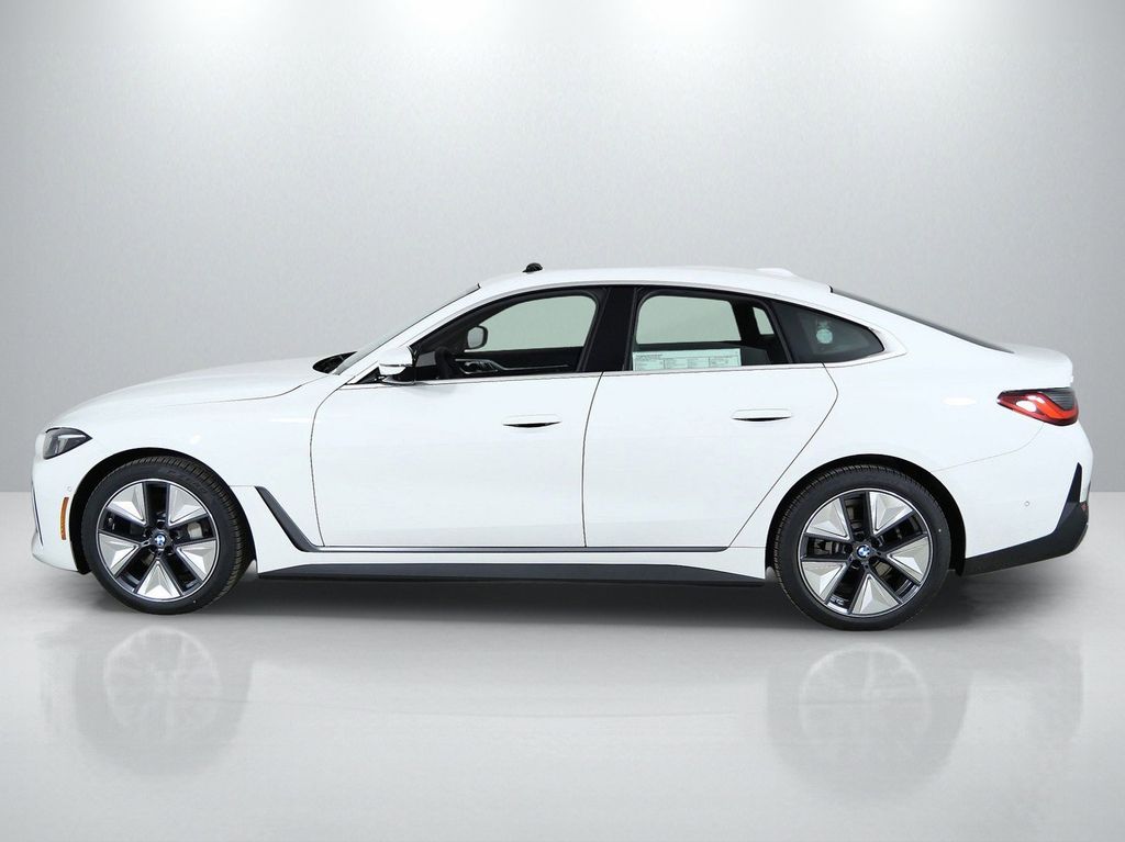 Thumbnail: 2026 BMW i4 - 15