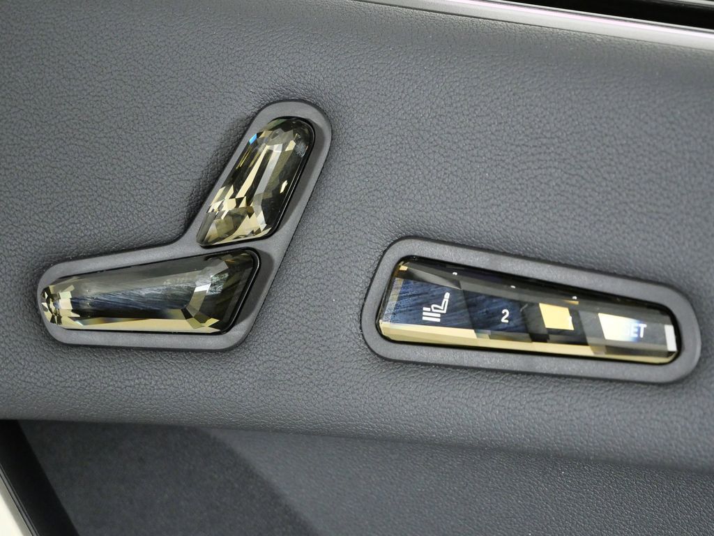 Thumbnail: 2023 BMW iX - 28