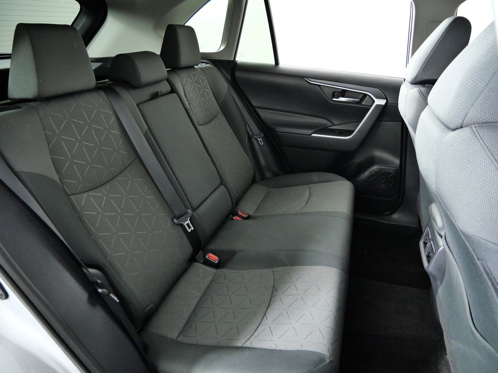 Thumbnail: 2021 Toyota RAV4 - 25