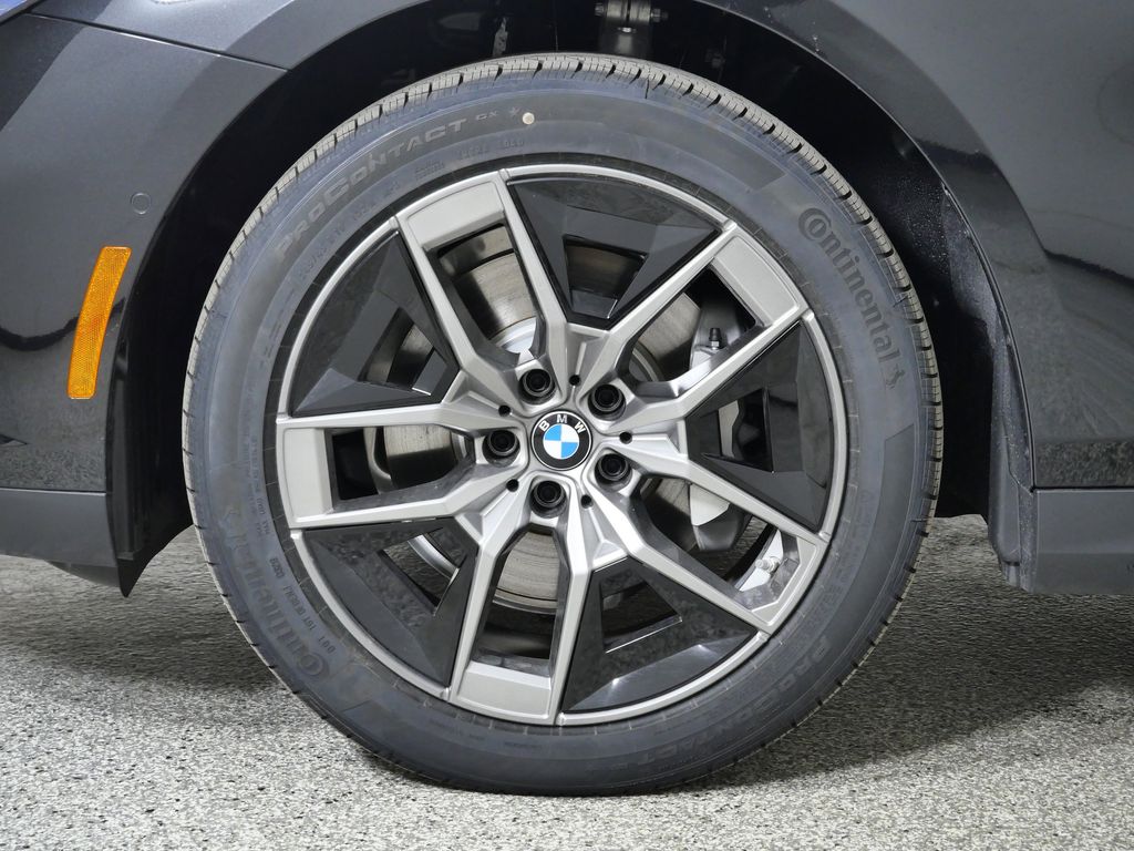 Thumbnail: 2026 BMW 5 Series - 17