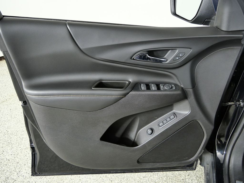 Thumbnail: 2019 Chevrolet Equinox - 32