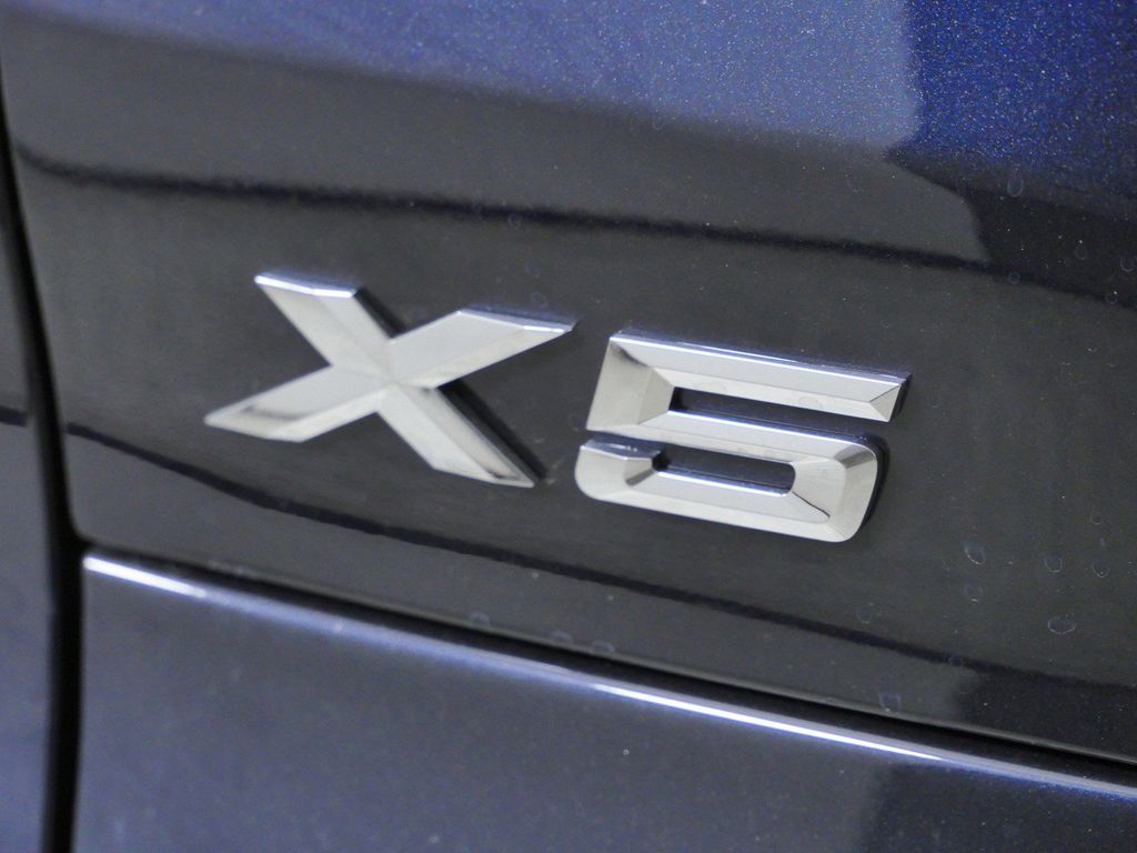 Thumbnail: 2026 BMW X5 - 13