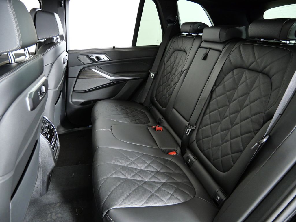 Thumbnail: 2026 BMW X5 - 33