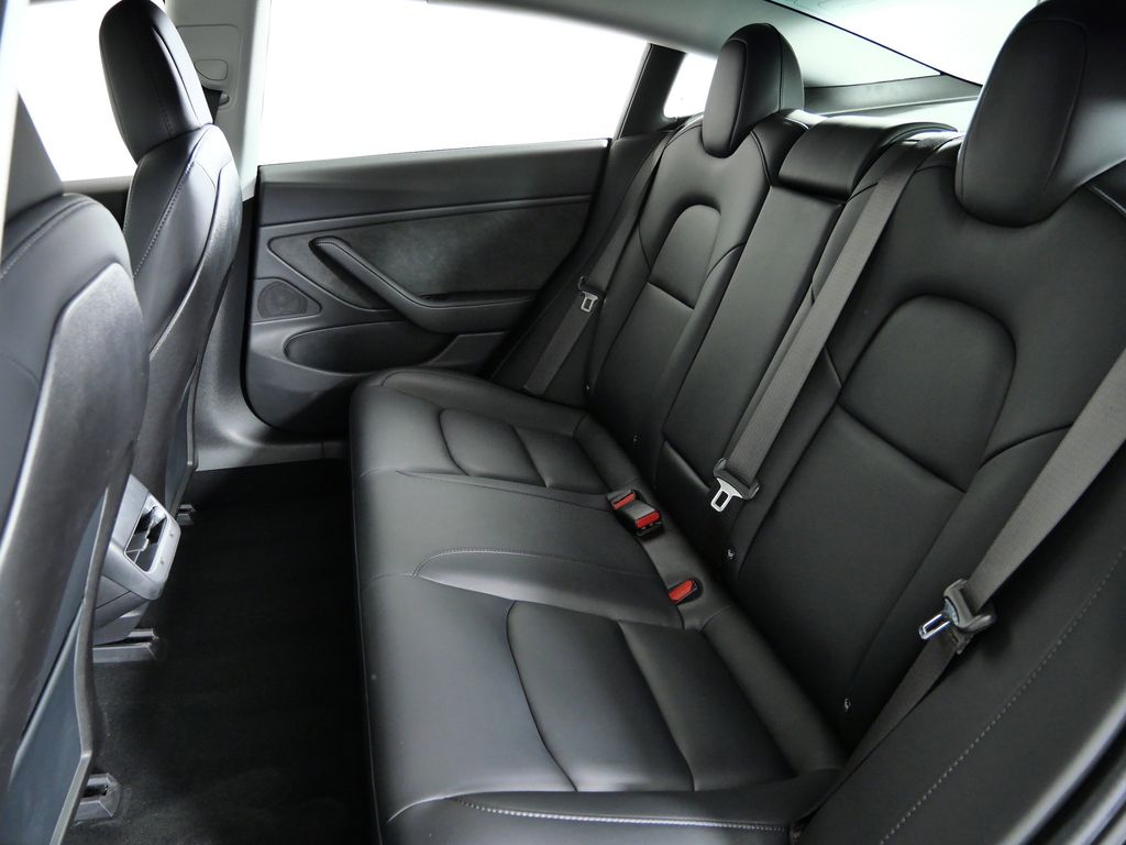 Thumbnail: 2018 Tesla Model 3 - 31