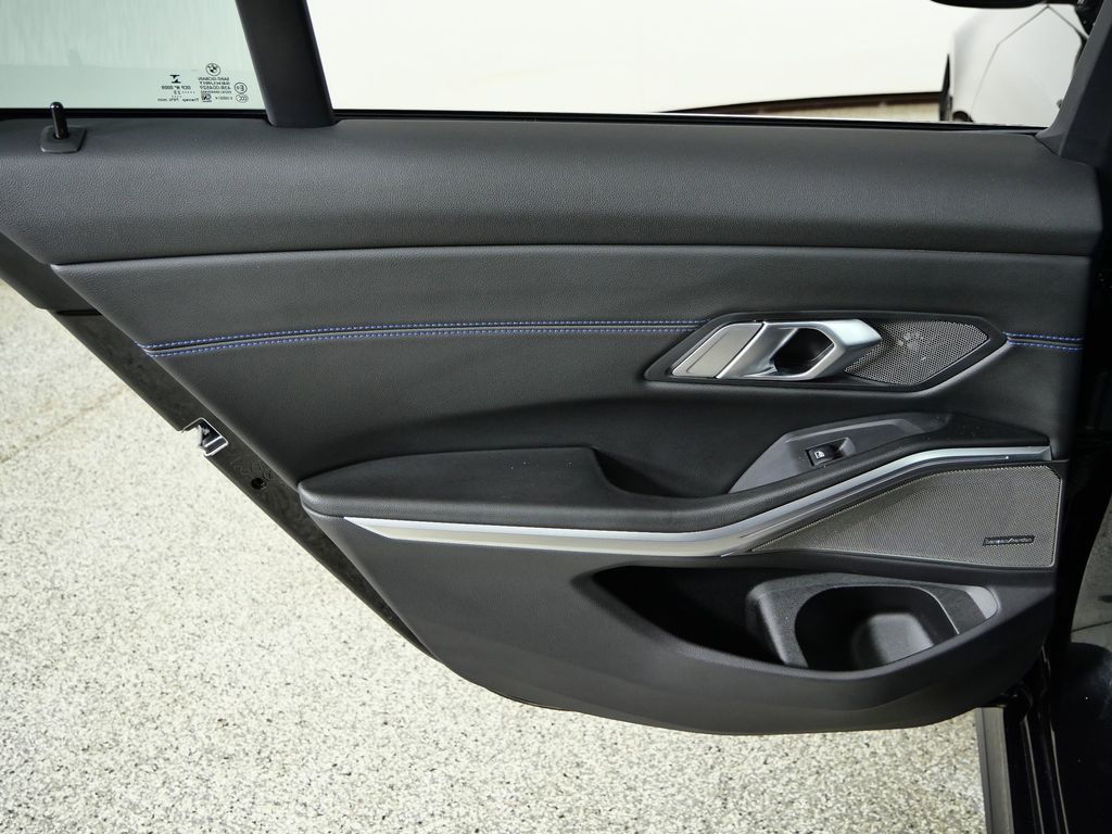 Thumbnail: 2023 BMW 3 Series - 33