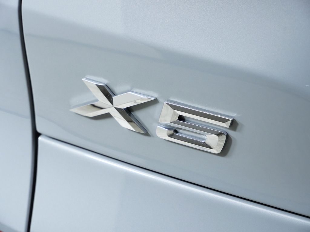 Thumbnail: 2025 BMW X5 - 16