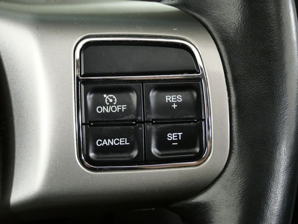 Thumbnail: 2011 Jeep Grand Cherokee - 39