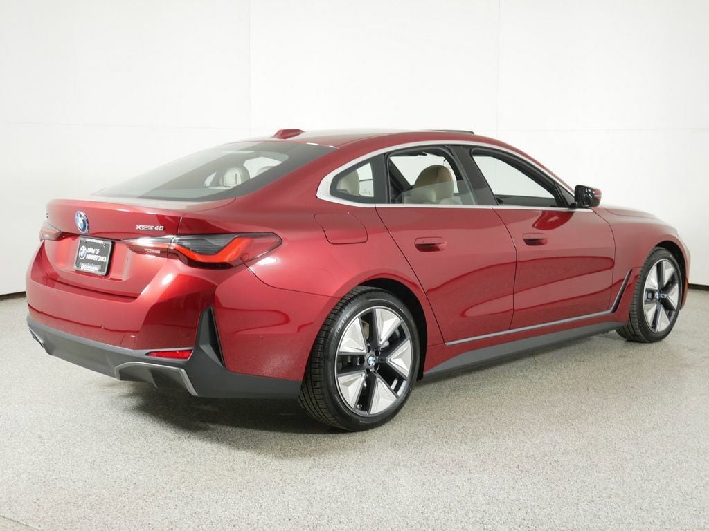 Thumbnail: 2025 BMW i4 - 10