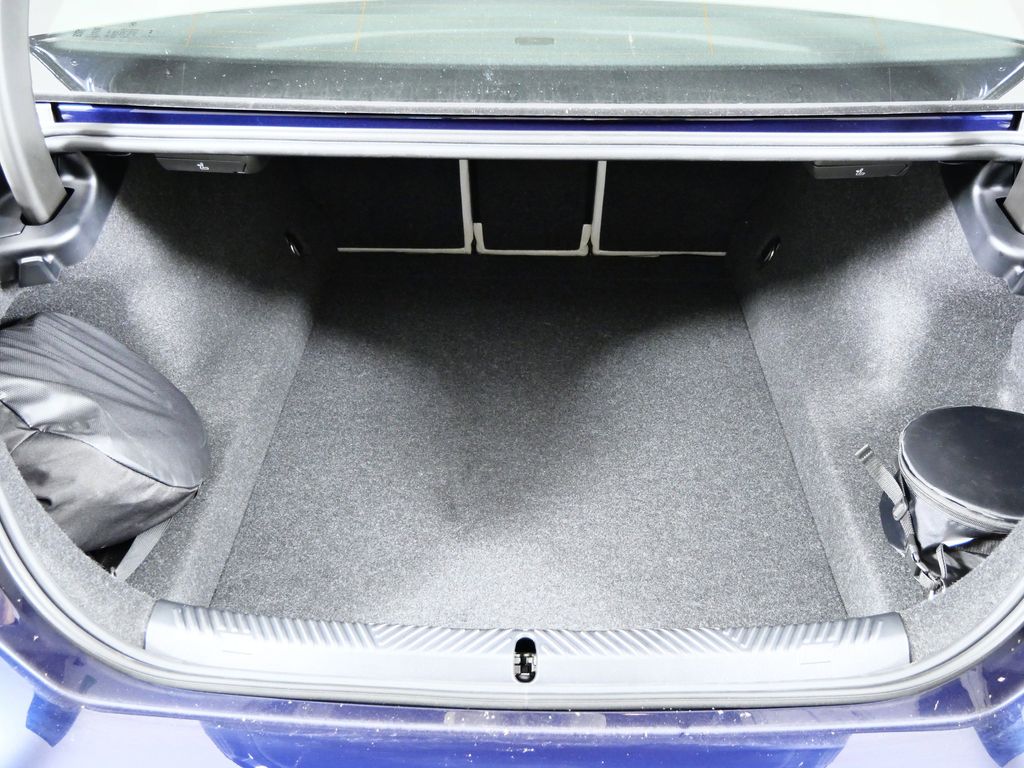 Thumbnail: 2026 BMW 5 Series - 27