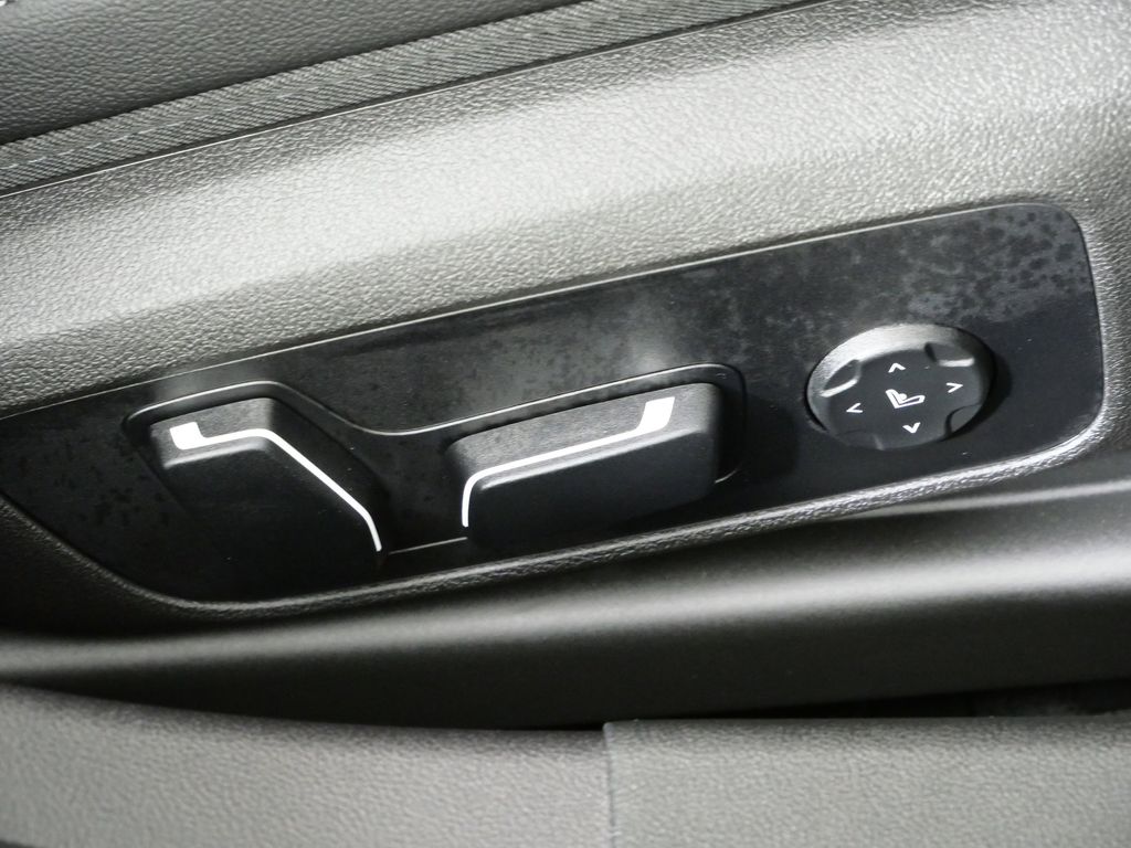 Thumbnail: 2026 BMW 3 Series - 22