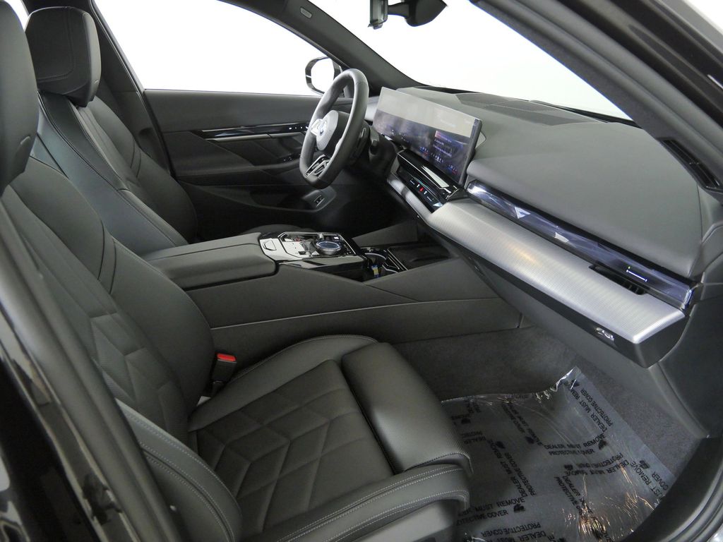 Thumbnail: 2026 BMW 5 Series - 25