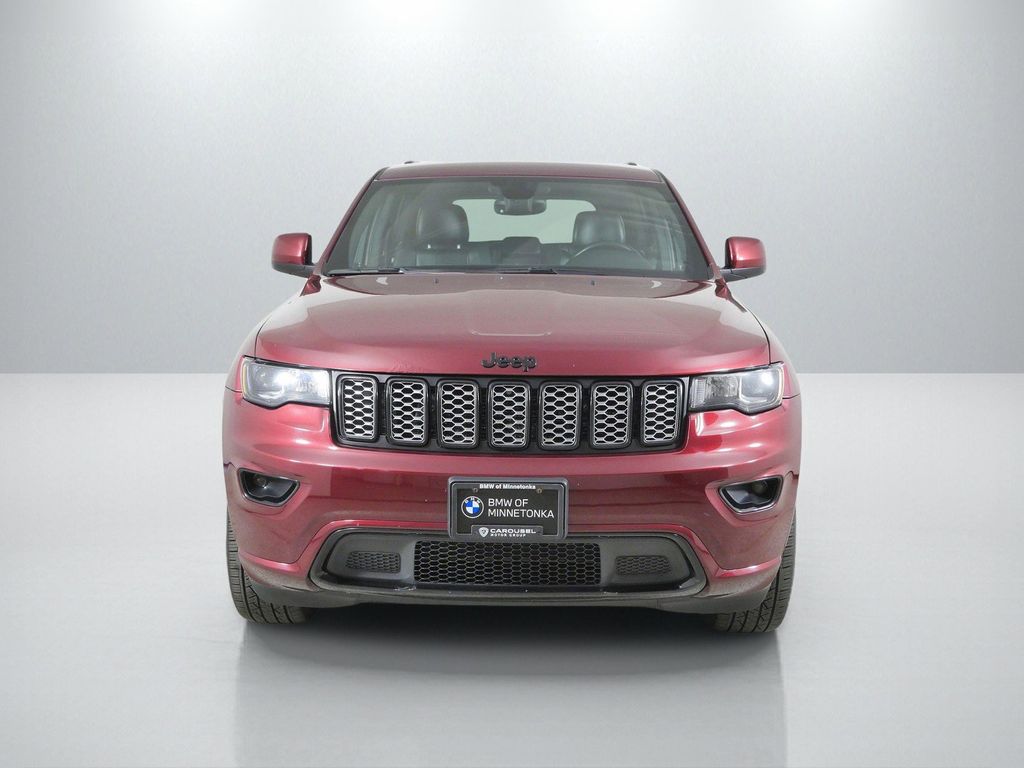 Thumbnail: 2017 Jeep Grand Cherokee - 3