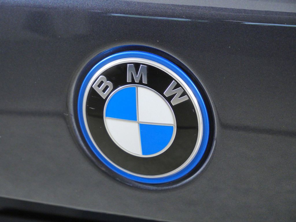 Thumbnail: 2022 BMW X5 - 13
