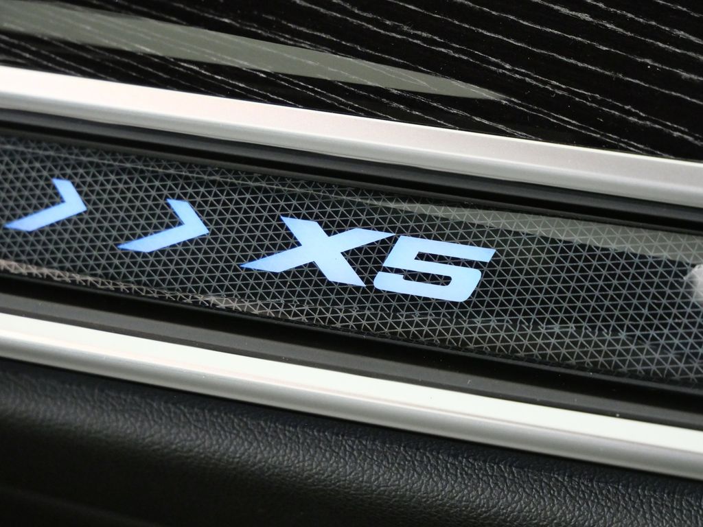 Thumbnail: 2026 BMW X5 - 24