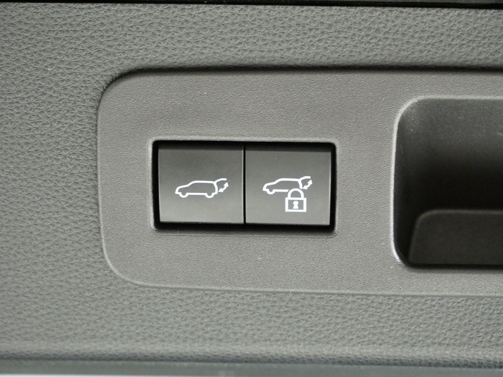 Thumbnail: 2024 Lexus LX - 29