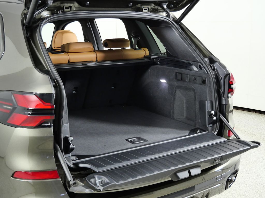 Thumbnail: 2026 BMW X5 - 29