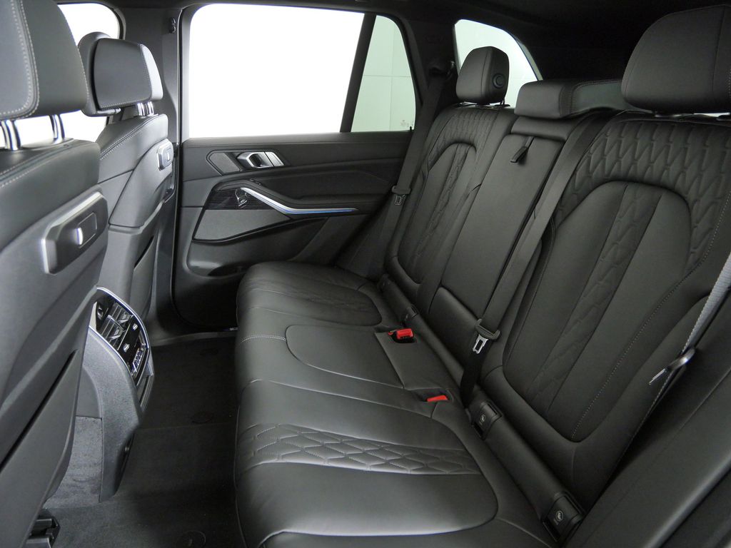 Thumbnail: 2026 BMW X5 - 33