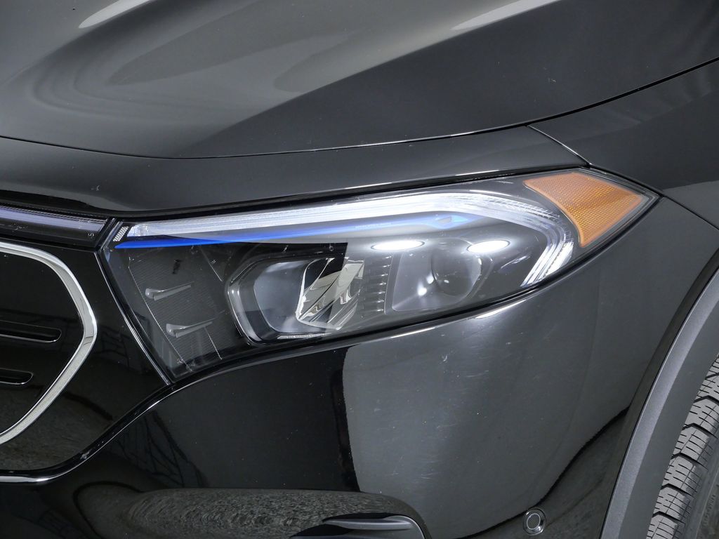 Thumbnail: 2022 Mercedes-Benz EQB - 4