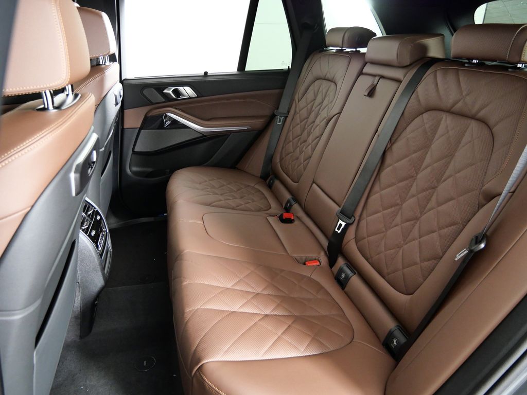 Thumbnail: 2026 BMW X5 - 33