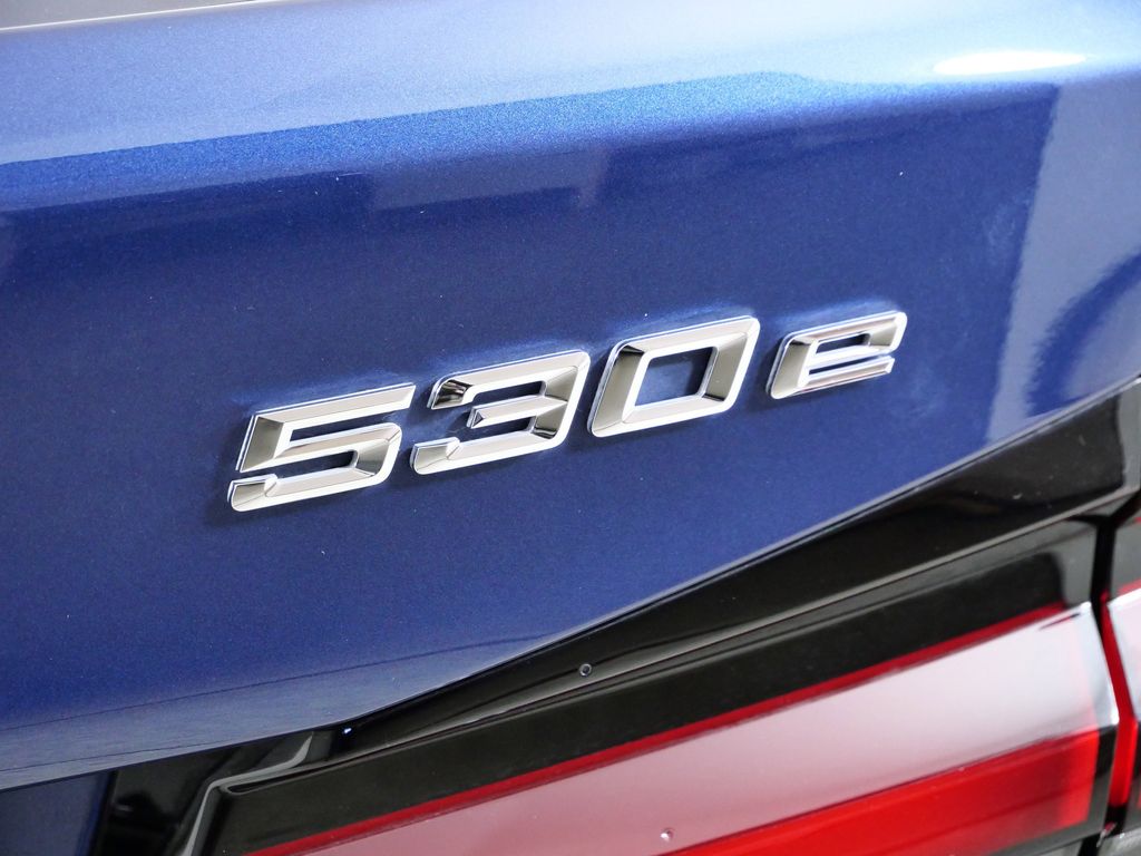 Thumbnail: 2023 BMW 5 Series - 15