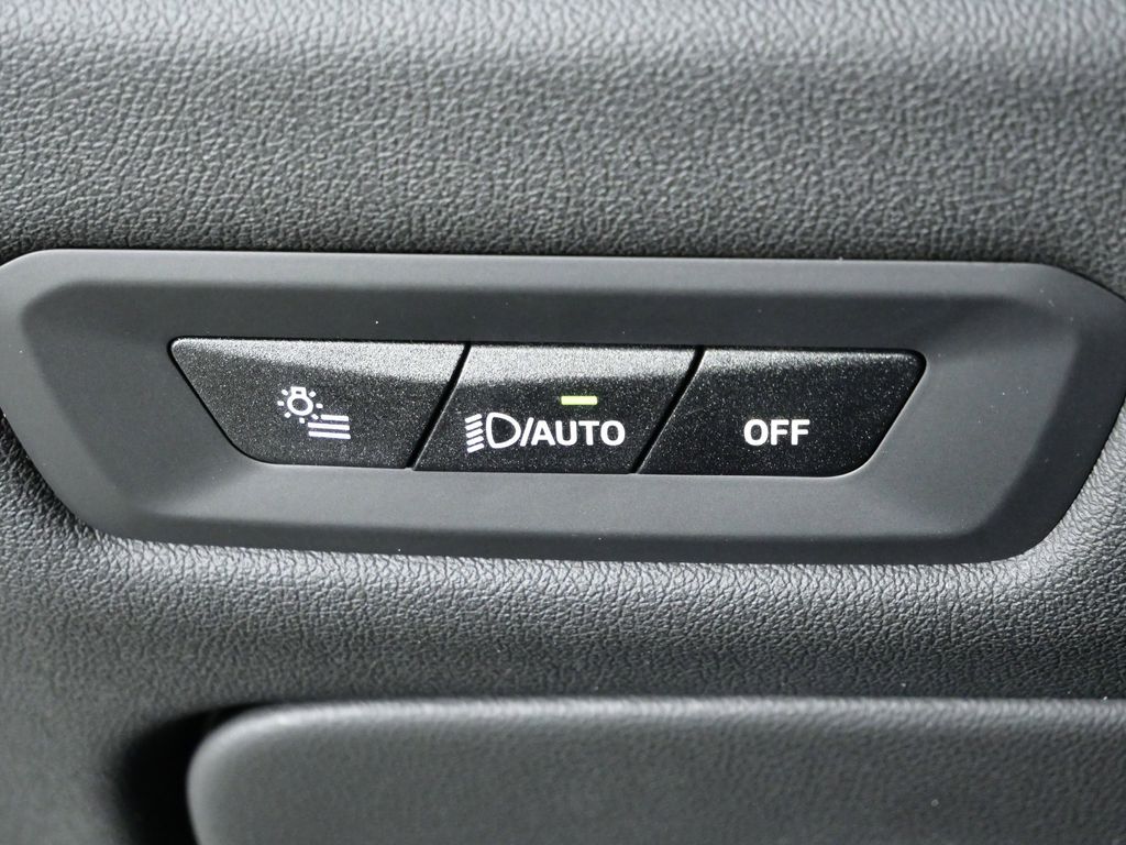 Thumbnail: 2026 BMW X5 - 40