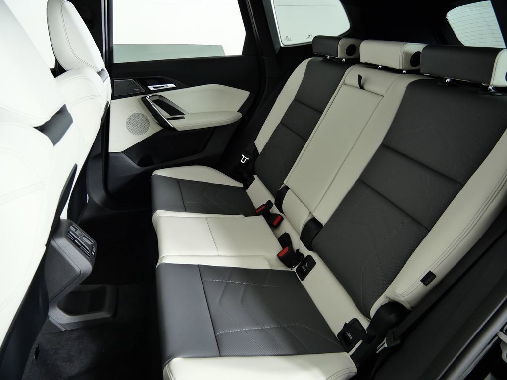 Thumbnail: 2026 BMW X1 - 32