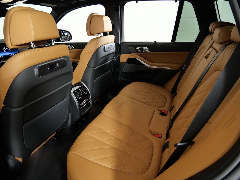 Thumbnail: 2026 BMW X5 - 32