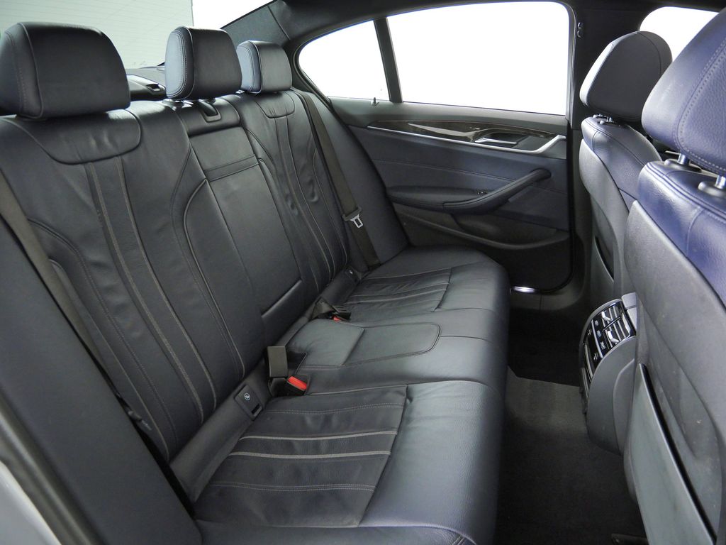 Thumbnail: 2017 BMW 5 Series - 27