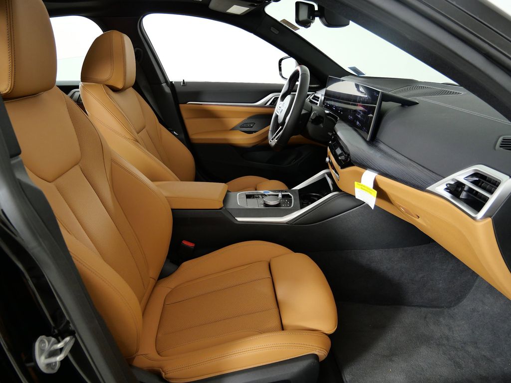 Thumbnail: 2025 BMW i4 - 21