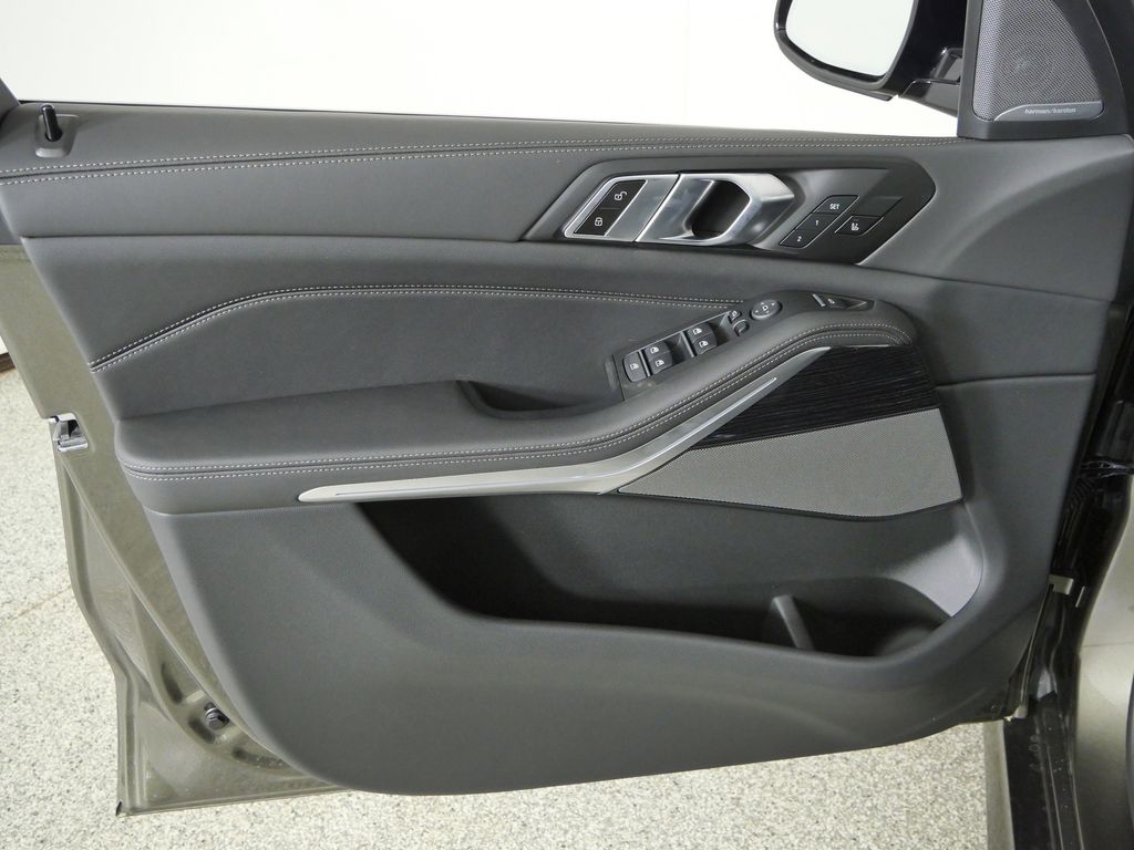 Thumbnail: 2026 BMW X5 - 34