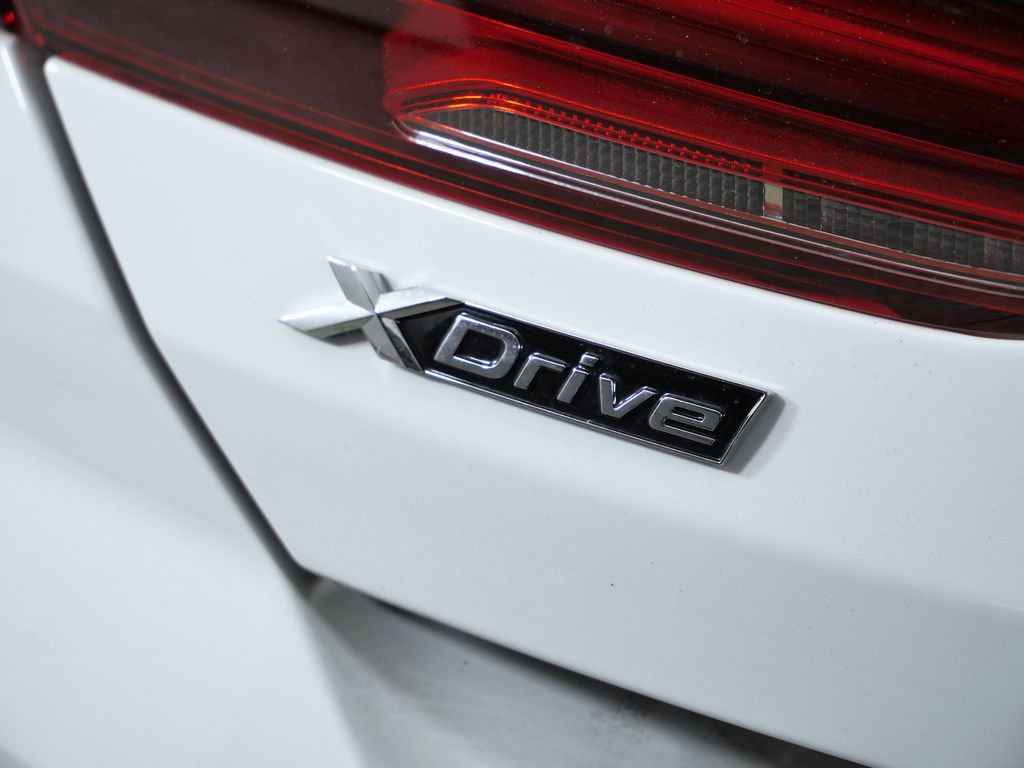 Thumbnail: 2026 BMW 8 Series - 13