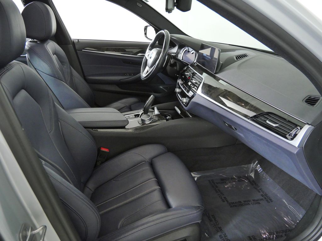 Thumbnail: 2017 BMW 5 Series - 21