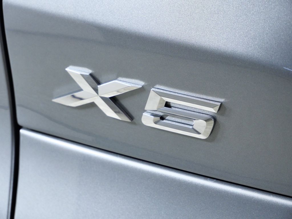 Thumbnail: 2026 BMW X5 - 13