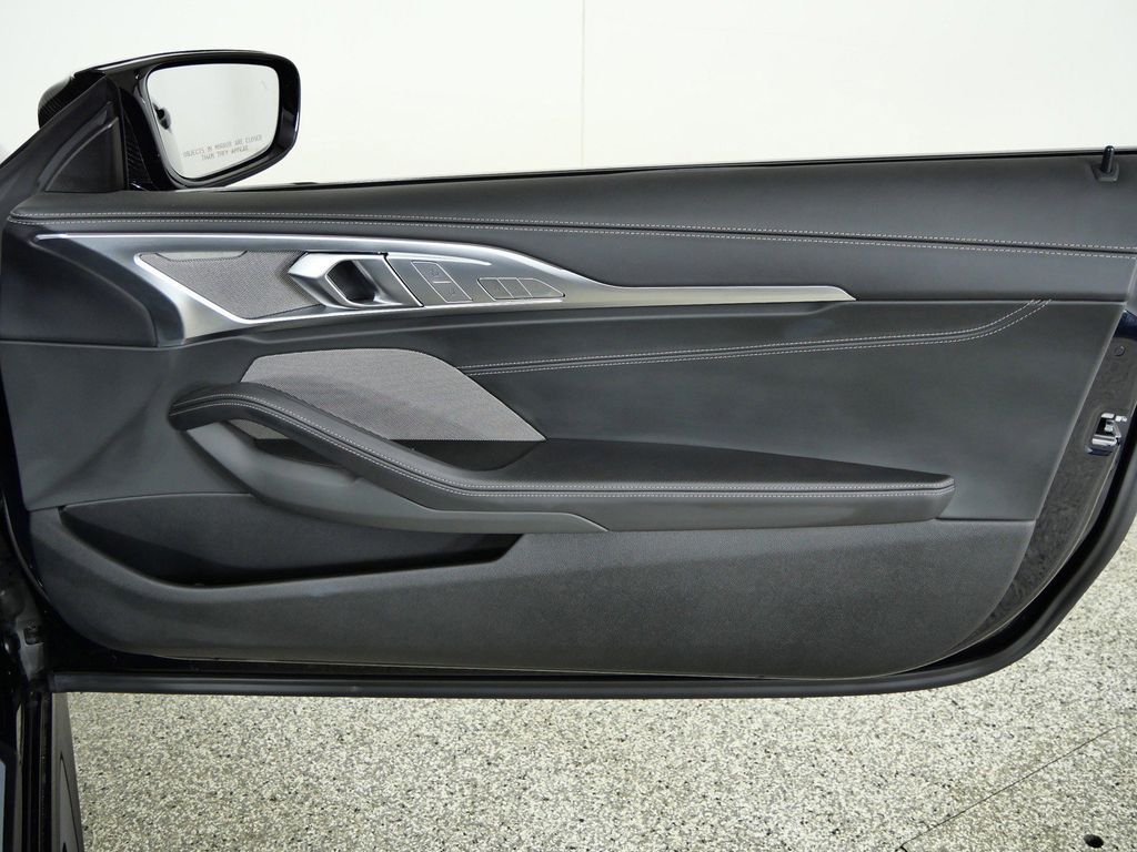 Thumbnail: 2025 BMW 8 Series - 23