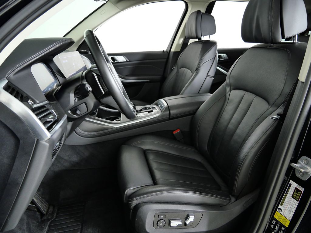 Thumbnail: 2020 BMW X7 - 36