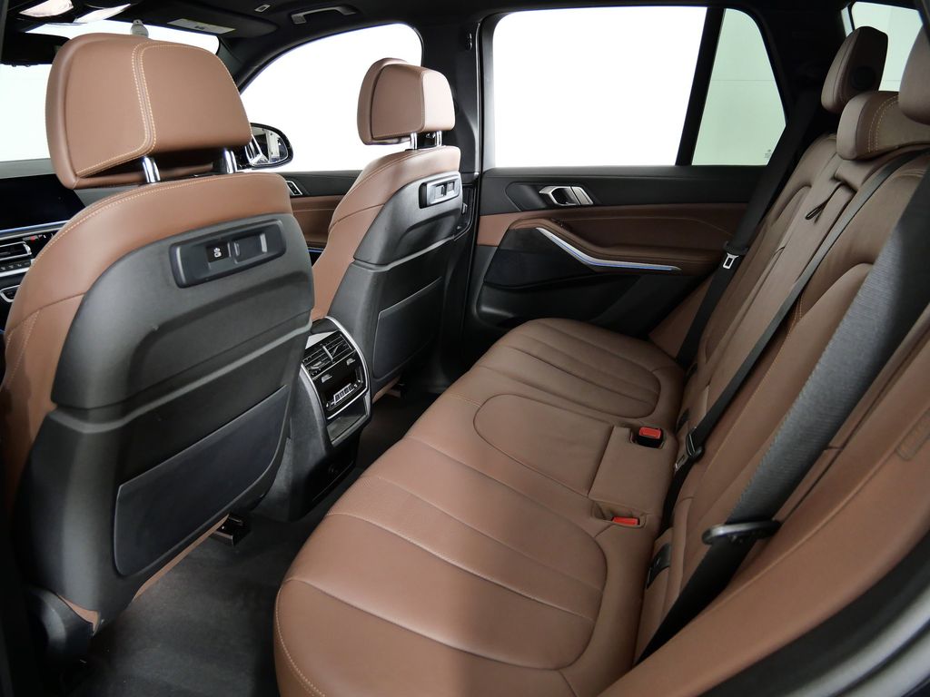 Thumbnail: 2022 BMW X5 - 32