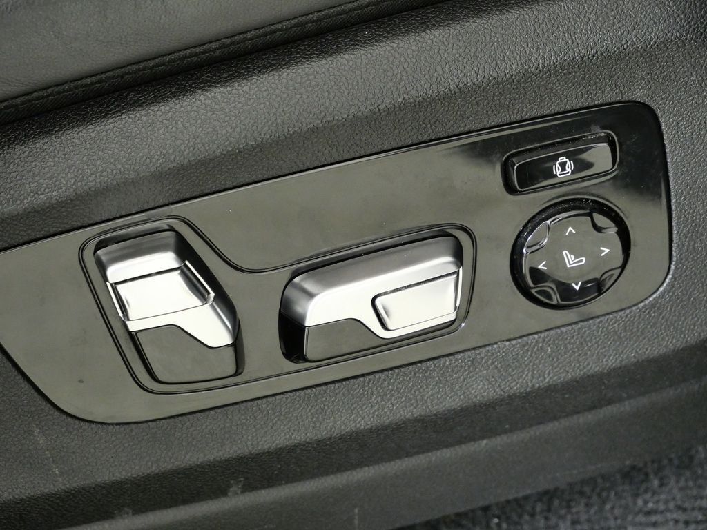 Thumbnail: 2019 BMW X5 - 23