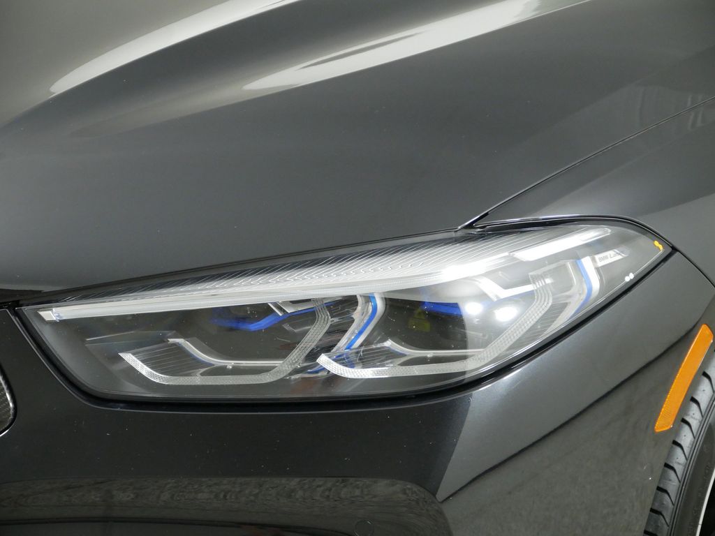 Thumbnail: 2022 BMW 8 Series - 17