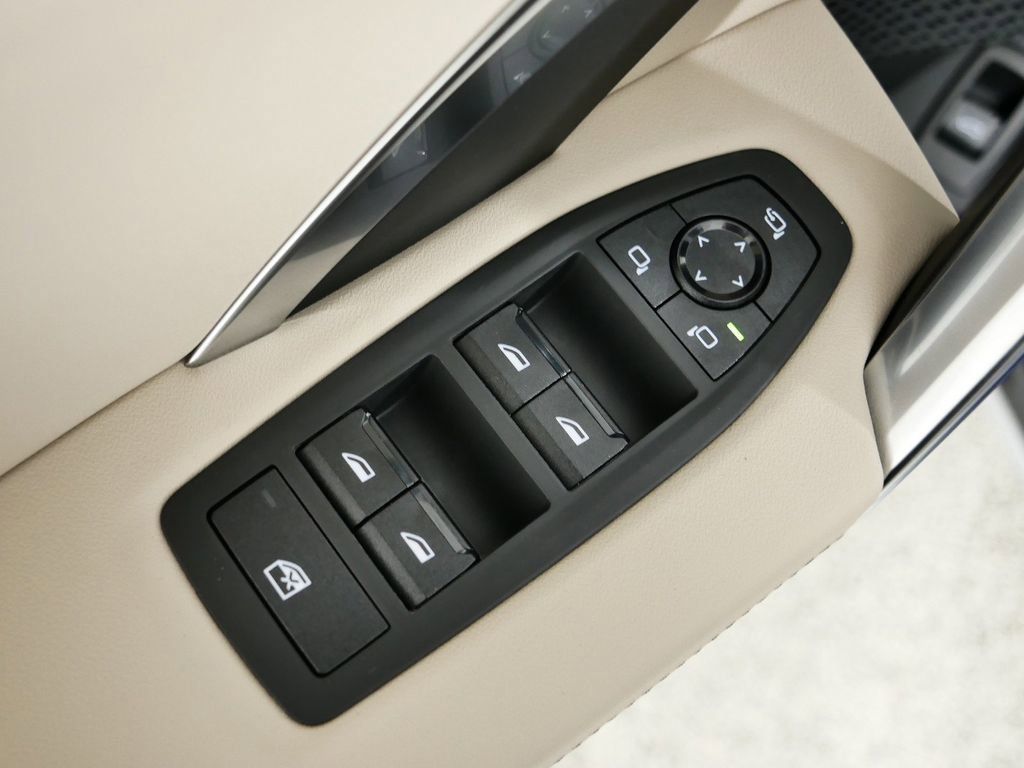 Thumbnail: 2025 BMW X1 - 33