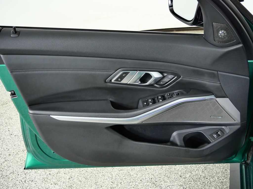 Thumbnail: 2022 BMW M3 - 32