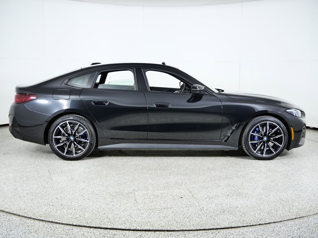 Thumbnail: 2025 BMW i4 - 10